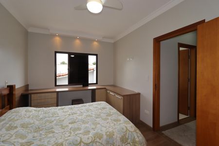 Casa à venda com 163m², 3 quartos e 2 vagasSuíte