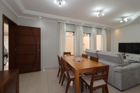 Casa à venda com 163m², 3 quartos e 2 vagasSala