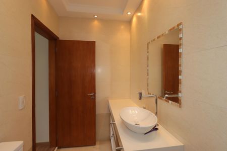 Casa à venda com 163m², 3 quartos e 2 vagasBanheiro da Suíte