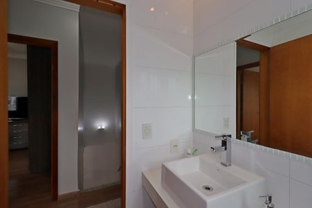 Casa à venda com 163m², 3 quartos e 2 vagasBanheiro Social