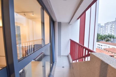 Studio para alugar com 34m², 1 quarto e sem vaga Studio para alugar com 34m², 1 quarto e sem vagaVaranda