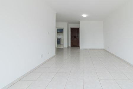 Apartamento à venda com 108m², 2 quartos e 1 vaga Apartamento à venda com 108m², 2 quartos e 1 vagaSala