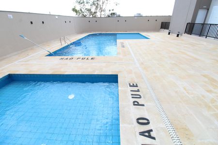 Apartamento para alugar com 70m², 2 quartos e 2 vagasÁrea comum - Piscina