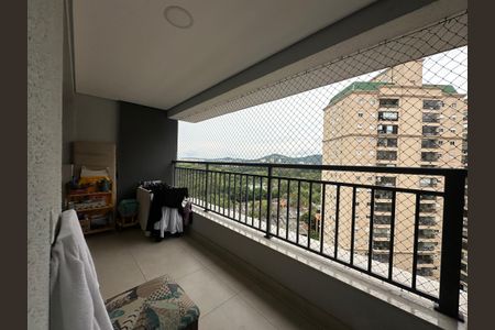 Apartamento à venda com 89m², 3 quartos e 2 vagas Apartamento à venda com 89m², 3 quartos e 2 vagasVaranda