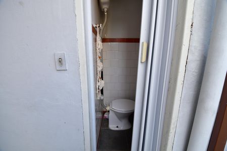 Casa à venda com 77m², 2 quartos e 3 vagasBanheiro de serviço