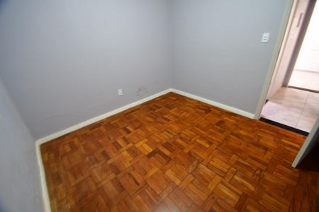Casa à venda com 77m², 2 quartos e 3 vagasQuarto 2