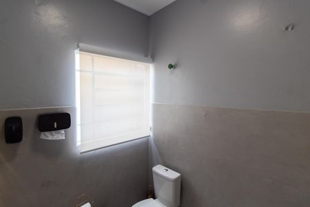 Casa à venda com 77m², 3 quartos e 3 vagasBANHEIRO