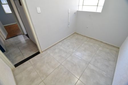 Casa à venda com 77m², 2 quartos e 3 vagasSala 2