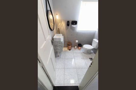 Casa à venda com 77m², 3 quartos e 3 vagasBANHEIRO