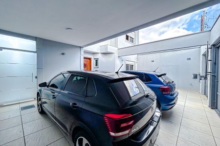 Casa à venda com 300m², 3 quartos e 2 vagasGaragem