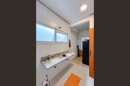 Casa à venda com 300m², 3 quartos e 2 vagasBanheiro da Suíte