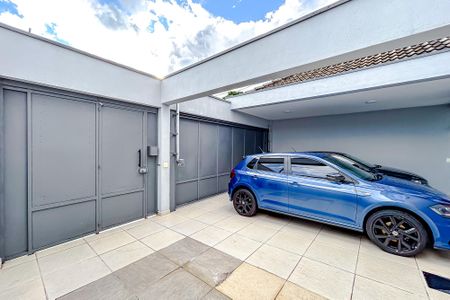 Casa à venda com 300m², 3 quartos e 2 vagasGaragem