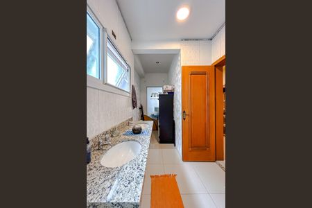 Casa à venda com 300m², 3 quartos e 2 vagasBanheiro da Suíte