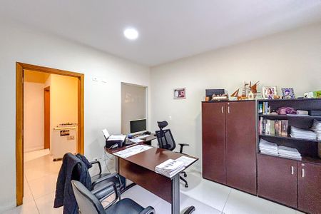 Casa à venda com 300m², 3 quartos e 2 vagasSuite