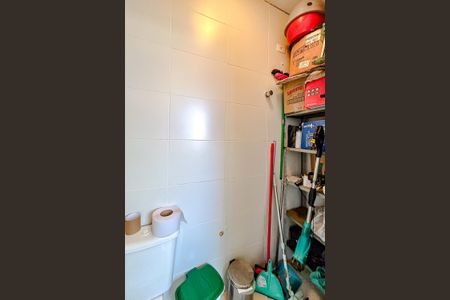 Casa à venda com 300m², 3 quartos e 2 vagasBanheiro de serviço