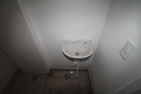 Banheiro de kitnet/studio à venda com 1 quarto, 33m² em Vila Mariza Mazzei, São Paulo