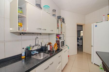 Casa à venda com 285m², 5 quartos e 4 vagas Casa à venda com 285m², 5 quartos e 4 vagasCozinha