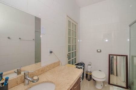 Casa à venda com 285m², 5 quartos e 4 vagas Casa à venda com 285m², 5 quartos e 4 vagasBanheiro Social