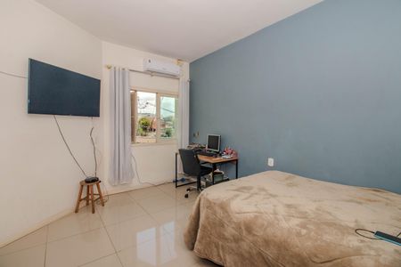 Casa à venda com 285m², 5 quartos e 4 vagas Casa à venda com 285m², 5 quartos e 4 vagasSuíte