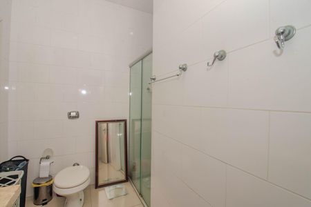 Casa à venda com 285m², 5 quartos e 4 vagas Casa à venda com 285m², 5 quartos e 4 vagasBanheiro Social