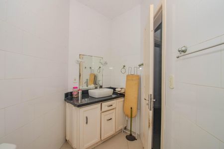 Casa à venda com 285m², 5 quartos e 4 vagas Casa à venda com 285m², 5 quartos e 4 vagasBanheiro da Suíte