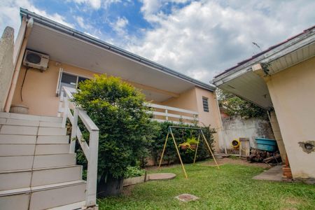 Casa à venda com 285m², 5 quartos e 4 vagas Casa à venda com 285m², 5 quartos e 4 vagasEdicula