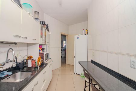 Casa à venda com 285m², 5 quartos e 4 vagas Casa à venda com 285m², 5 quartos e 4 vagasCozinha