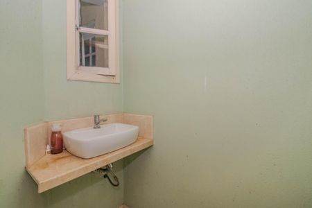 Casa à venda com 285m², 5 quartos e 4 vagas Casa à venda com 285m², 5 quartos e 4 vagasLavabo