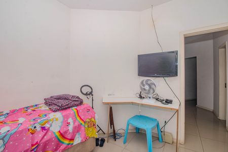 Casa à venda com 285m², 5 quartos e 4 vagas Casa à venda com 285m², 5 quartos e 4 vagasQuarto 2