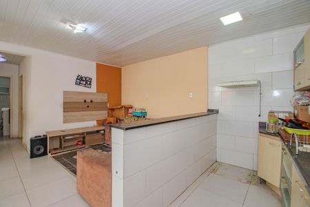 Casa à venda com 285m², 5 quartos e 4 vagas Casa à venda com 285m², 5 quartos e 4 vagasCozinha - Edícula