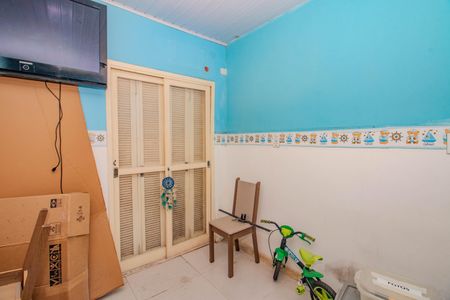 Casa à venda com 285m², 5 quartos e 4 vagas Casa à venda com 285m², 5 quartos e 4 vagasQuarto 2 - Edícula