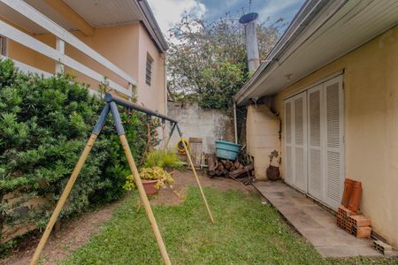 Casa à venda com 285m², 5 quartos e 4 vagas Casa à venda com 285m², 5 quartos e 4 vagasPátio