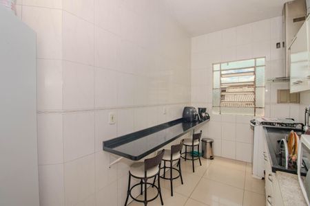 Casa à venda com 285m², 5 quartos e 4 vagas Casa à venda com 285m², 5 quartos e 4 vagasCozinha