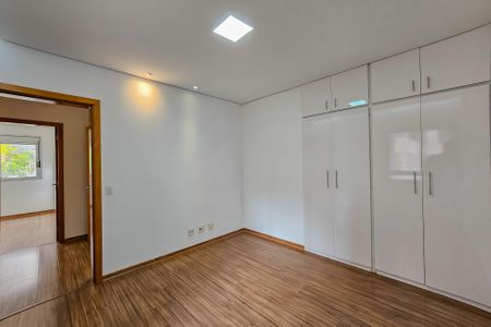 Apartamento à venda com 115m², 3 quartos e 2 vagas Apartamento à venda com 115m², 3 quartos e 2 vagasQuarto 1