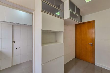Apartamento à venda com 115m², 3 quartos e 2 vagas Apartamento à venda com 115m², 3 quartos e 2 vagasCozinha