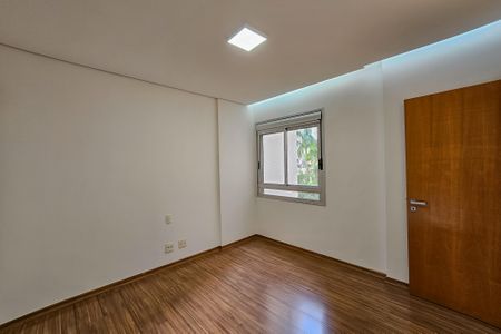 Apartamento à venda com 115m², 3 quartos e 2 vagas Apartamento à venda com 115m², 3 quartos e 2 vagasQuarto 1