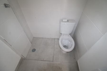 Banheiro de apartamento à venda com 1 quarto, 33m² em Vila Mariza Mazzei, São Paulo