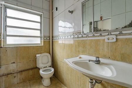 Banheiro de kitnet/studio para alugar com 1 quarto, 16m² em Aclimação, São Paulo