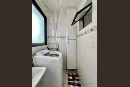 Apartamento à venda com 67m², 3 quartos e 1 vagaÁrea de Serviço