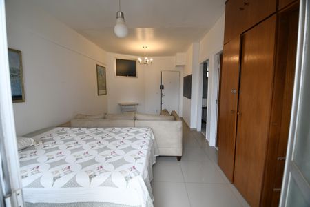 Apartamento à venda com 42m², 1 quarto e sem vagaQuarto / Sala