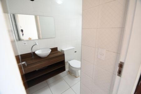 Banheiro de apartamento à venda com 1 quarto, 42m² em Botafogo, Campinas