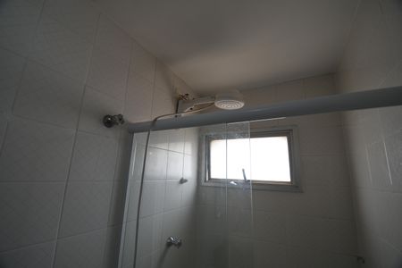 Banheiro de apartamento à venda com 1 quarto, 42m² em Botafogo, Campinas