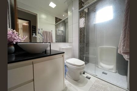 Apartamento à venda com 58m², 2 quartos e 1 vaga Apartamento à venda com 58m², 2 quartos e 1 vagaBanheiro