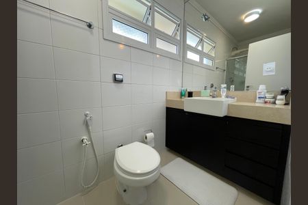 Casa à venda com 171m², 4 quartos e 2 vagasBanheiro 1