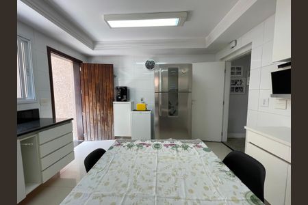 Casa à venda com 171m², 4 quartos e 2 vagasCozinha