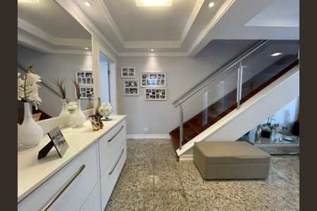 Casa à venda com 171m², 4 quartos e 2 vagasSala