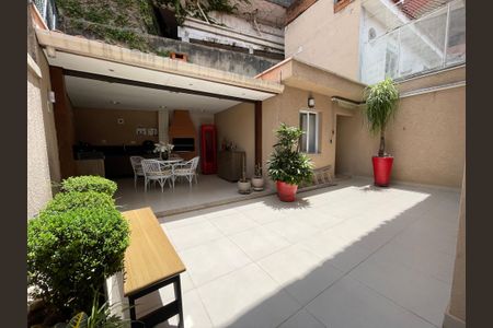 Casa à venda com 171m², 4 quartos e 2 vagasQuintal