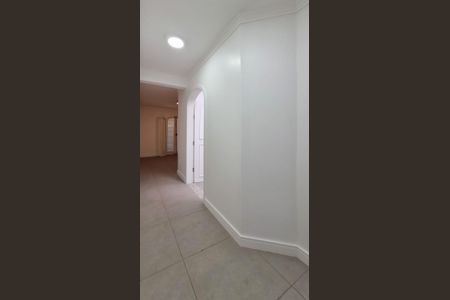 Casa para alugar com 3 quartos, 820m² em Vila Albertina, São Paulo