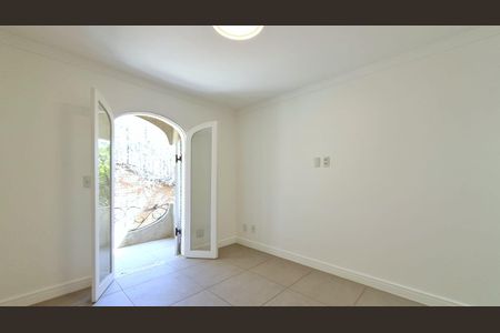 Casa para alugar com 3 quartos, 820m² em Vila Albertina, São Paulo