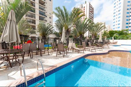 Apartamento à venda com 104m², 3 quartos e 2 vagas Apartamento à venda com 104m², 3 quartos e 2 vagasÁrea Comum - Piscina